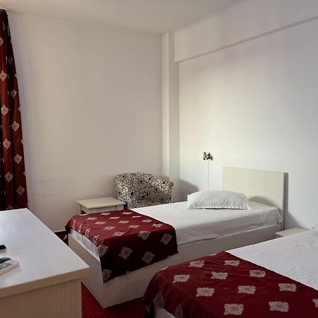 Hotel Dambovita Тырговиште Экстерьер фото