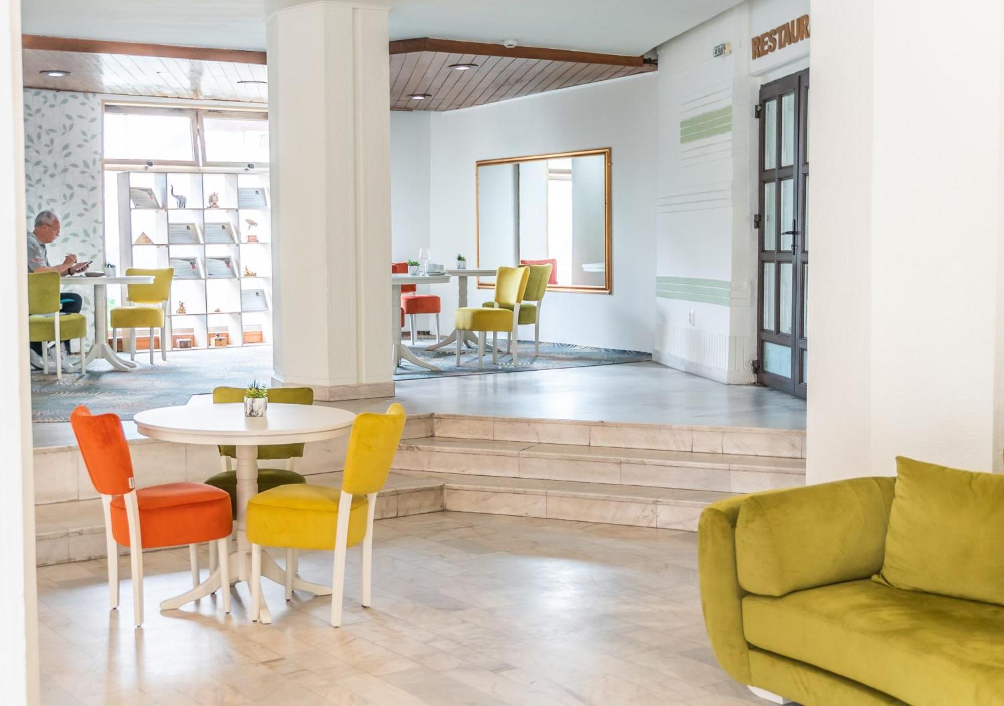Hotel Dambovita Тырговиште Экстерьер фото