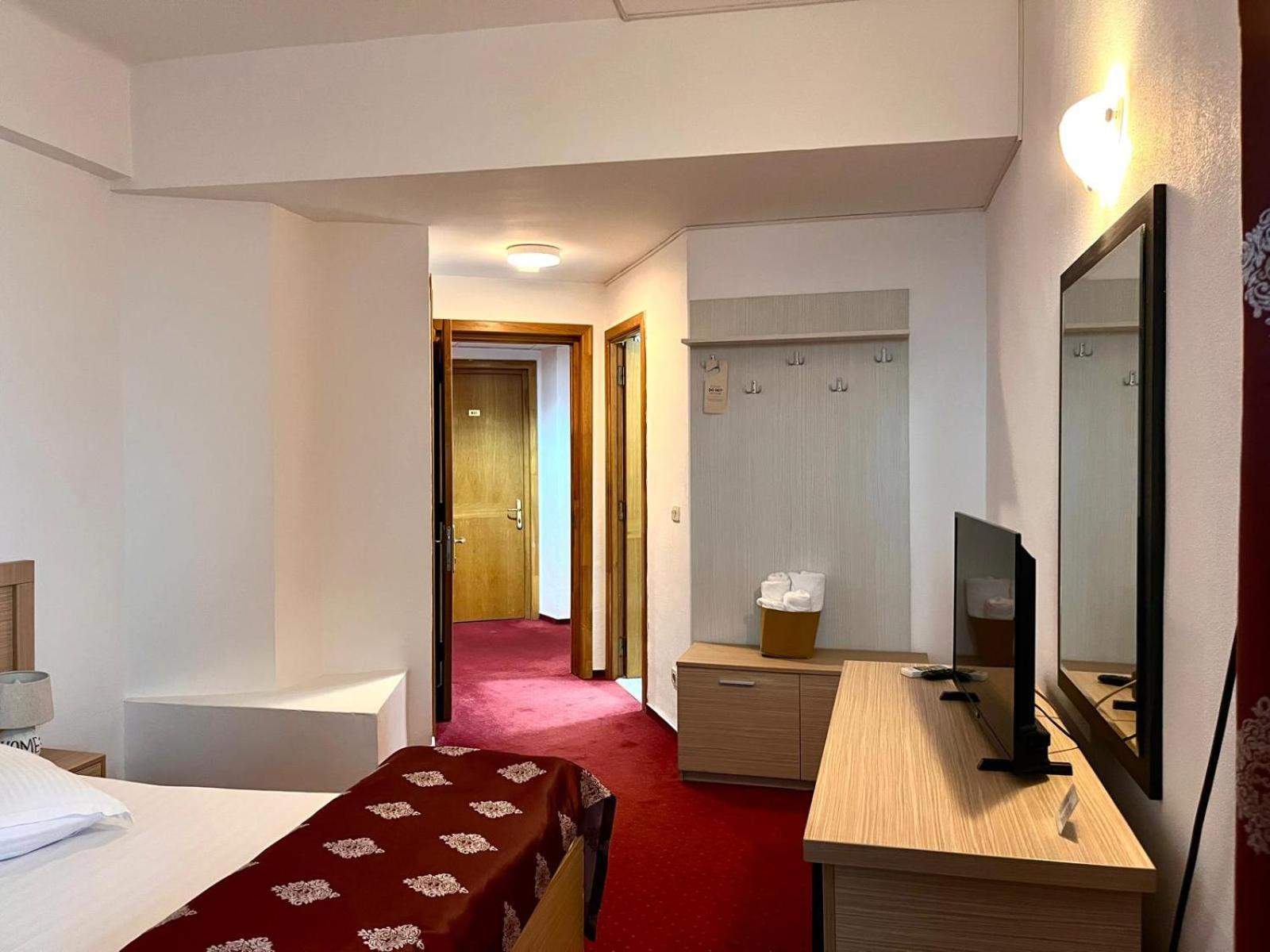 Hotel Dambovita Тырговиште Экстерьер фото