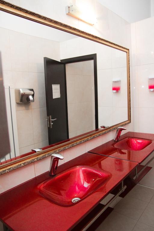 Hotel Dambovita Тырговиште Экстерьер фото