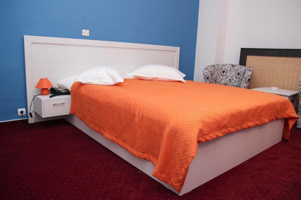 Hotel Dambovita Тырговиште Экстерьер фото